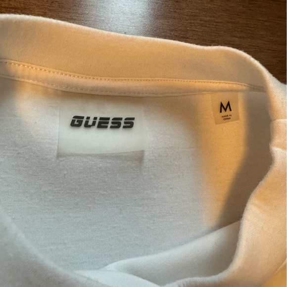 GUESS off-white sweatshirt - Picture 8 of 15